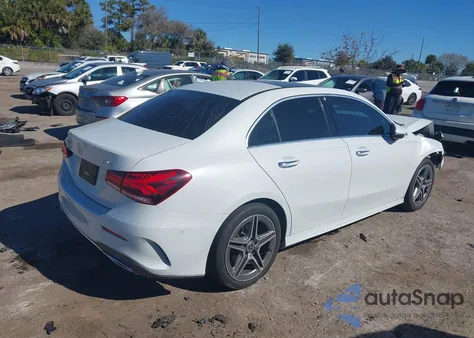 2020 Mercedes-Benz A 220 4Matic z USA, uszkodzony, nr VIN W1K3G4FB4LJ228984